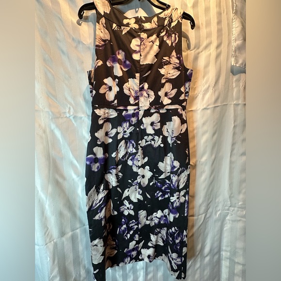 Pretty Floral Beaded Sleeveless Shift Dress - Picture 2 of 6